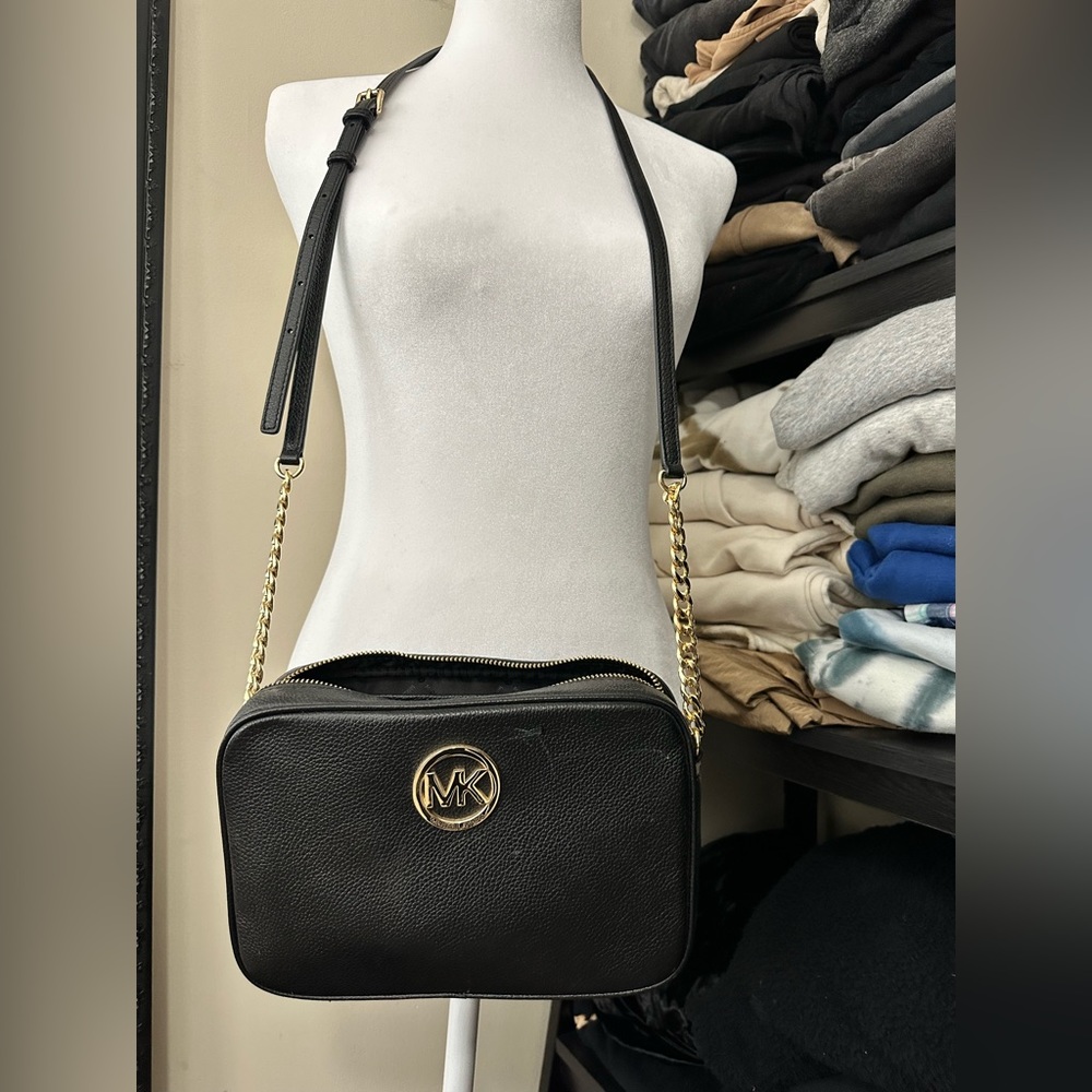Micheal Kors crossbody